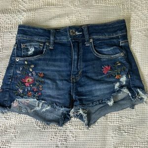 American Eagle, Jean shorts, flower embroidered